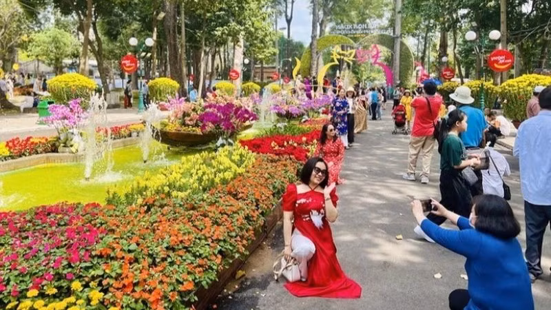 Thủ tướng Chính phủ Phạm Minh Chính chỉ thị tổ chức Tết Nguyên đán Bính Ngọ năm 2026 vui tươi, lành mạnh, an toàn, tiết kiệm.