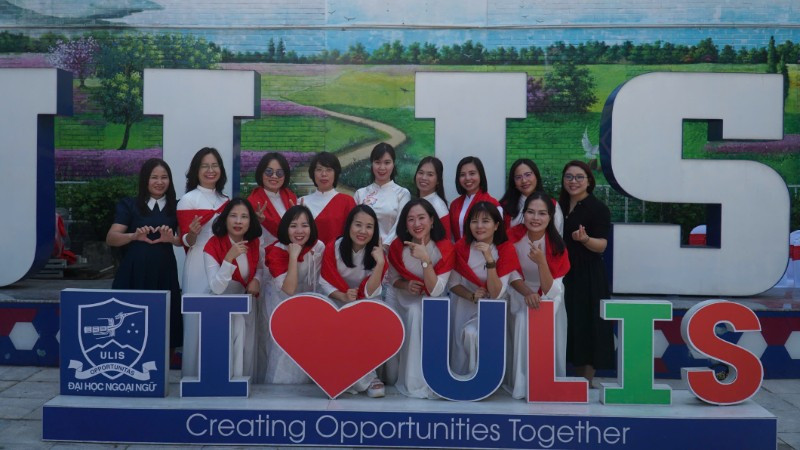 Khoa Ngôn ngữ và Văn hóa Trung Quốc và Khoa Ngôn ngữ và Văn hóa Nga - hai đơn vị có lịch sử lâu đời của Trường Đại học Ngoại ngữ-Đại học Quốc gia Hà Nội, tổ chức lễ kỷ niệm 70 năm thành lập.