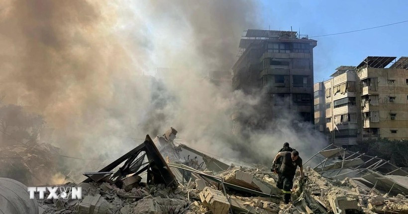Quân đội Israel tấn công các mục tiêu của Hezbollah tại thủ đô Beirut của Liban. (Ảnh: THX/TTXVN)