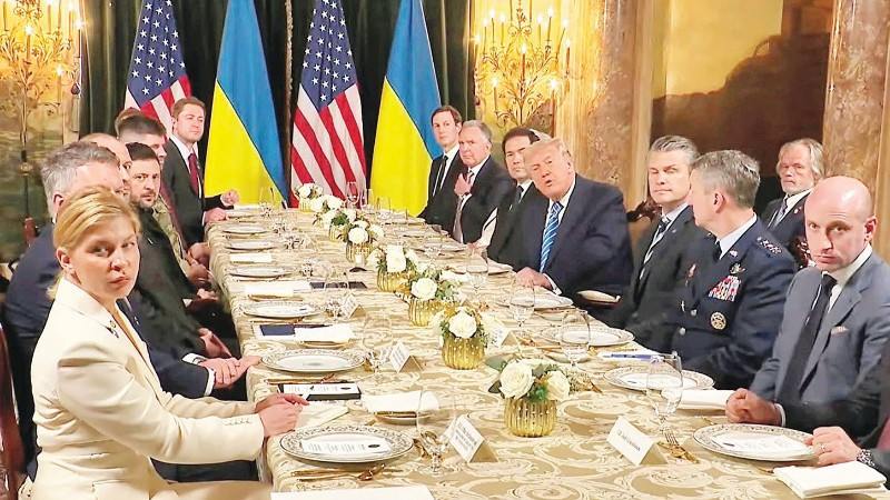 Các nhà lãnh đạo Mỹ và Ukraine gặp mặt tại Florida, Mỹ. (Ảnh: TÂN HOA XÃ)