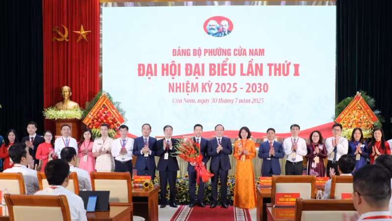 Tại Thủ đô Hà Nội, công tác xây dựng Đảng tại cơ sở được xác định là nhiệm vụ trọng tâm xuyên suốt.