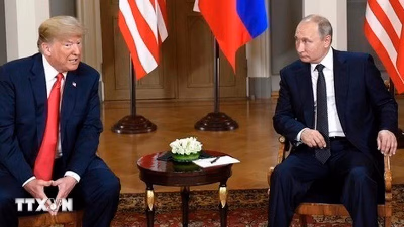 Tổng thống Mỹ Donald Trump và Tổng thống Nga Vladimir Putin (Ảnh: THX/TTXVN)