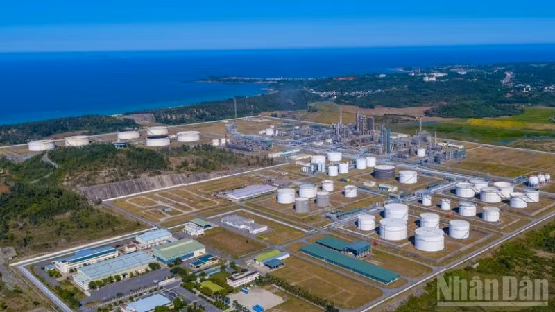 Phần lớn sản phẩm công nghiệp chủ lực đạt mức tăng trưởng khá so với cùng kỳ năm trước đã thúc đẩy tăng trưởng kinh tế tỉnh Quảng Ngãi 9 tháng năm 2025 đạt 10,15%, dẫn đầu 6 tỉnh, thành phố vùng Nam Trung Bộ và Tây Nguyên. 