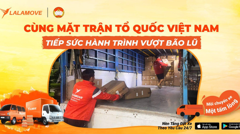Những chuyến xe đầu tiên đến các tỉnh, thành chịu thiệt hại do bão lũ đã lăn bánh.