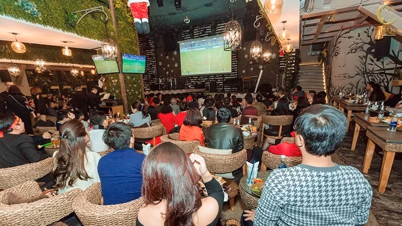 Trong thời đại bùng nổ các nền tảng giải trí trực tuyến, truyền hình vẫn giữ vị thế quan trọng trong đời sống văn hóa của công chúng, nhưng cũng cần những điều chỉnh quản lý quảng cáo trong chương trình của các nhà đài.