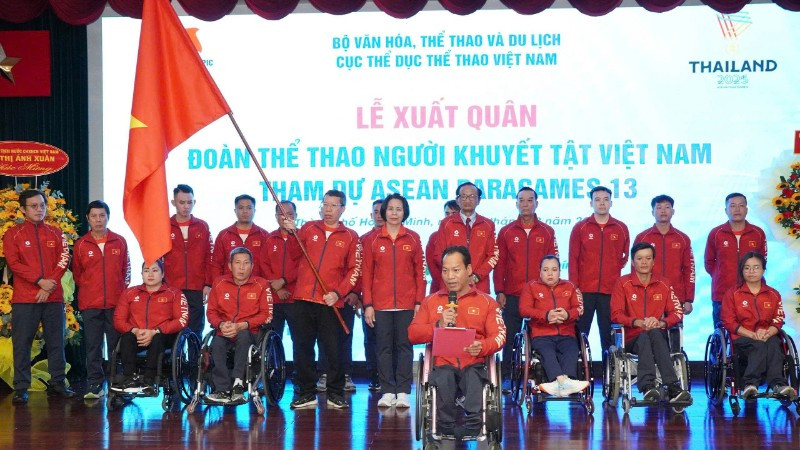 Lực sĩ cử tạ Lê Văn Công bày tỏ vinh dự được khoác áo Đoàn thể thao người khuyết tật Việt Nam tham dự ASEAN Para Games 13.