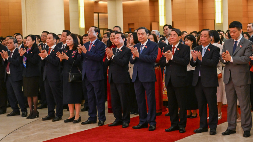 Chủ tịch Quốc hội Trần Thanh Mẫn và các Phó Chủ tịch Quốc hội cùng các đại biểu dự cuộc gặp. (Ảnh: DUY LINH)