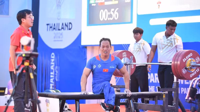 Lê Văn Công đạt mức tạ nâng tốt nhất 178kg, cao nhất trong số các lực sĩ tham dự.