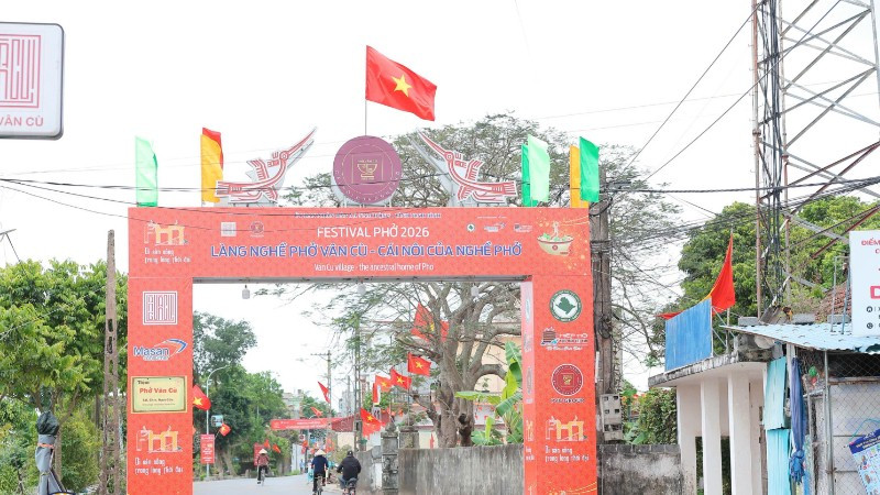 Festival Phở 2026 mang chủ đề “Phở Việt - Di sản sống trong lòng thời đại” đã bắt đầu với chuỗi hoạt động trải nghiệm đặc sắc.