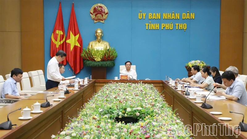Ủy ban nhân dân tỉnh Phú Thọ họp về cơ chế phân cấp quản lý tài chính ngành giáo dục, y tế.
