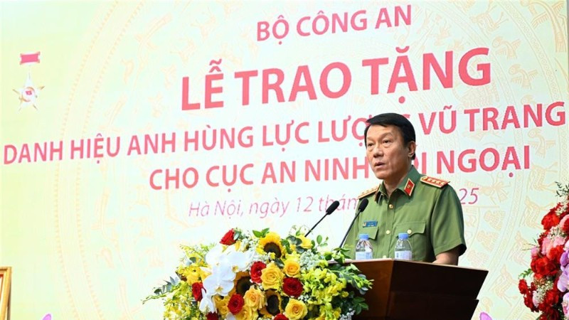 Bộ trưởng Lương Tam Quang phát biểu chúc mừng, giao nhiệm vụ cho lực lượng An ninh đối ngoại. (Ảnh: Bộ Công an)