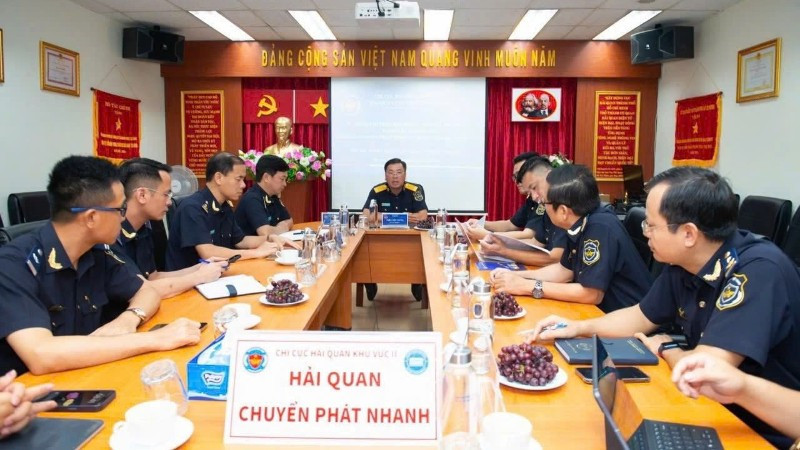 Họp bàn về công tác chuyển đổi số tại Hải quan Chuyển phát nhanh.