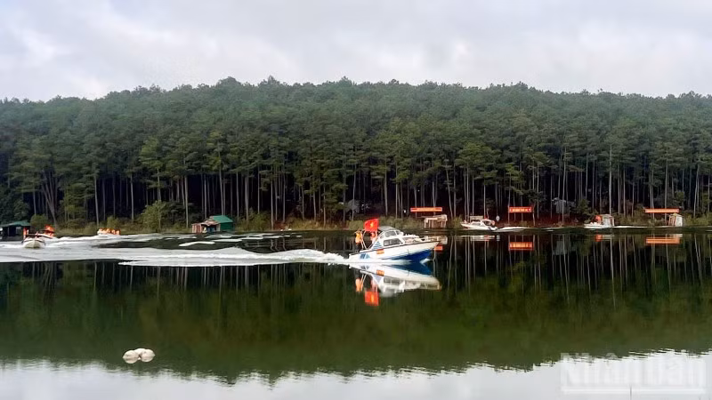 Khu vực hồ Tuyền Lâm, nơi diễn ra diễn tập phòng thủ dân sự cấp xã trên địa bàn tỉnh Lâm Đồng năm 2025.