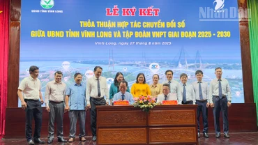 Lễ ký kết thỏa thuận hợp tác về chuyển đổi số giữa UBND tỉnh Vĩnh Long với Tập đoàn Bưu chính viễn thông Việt Nam.