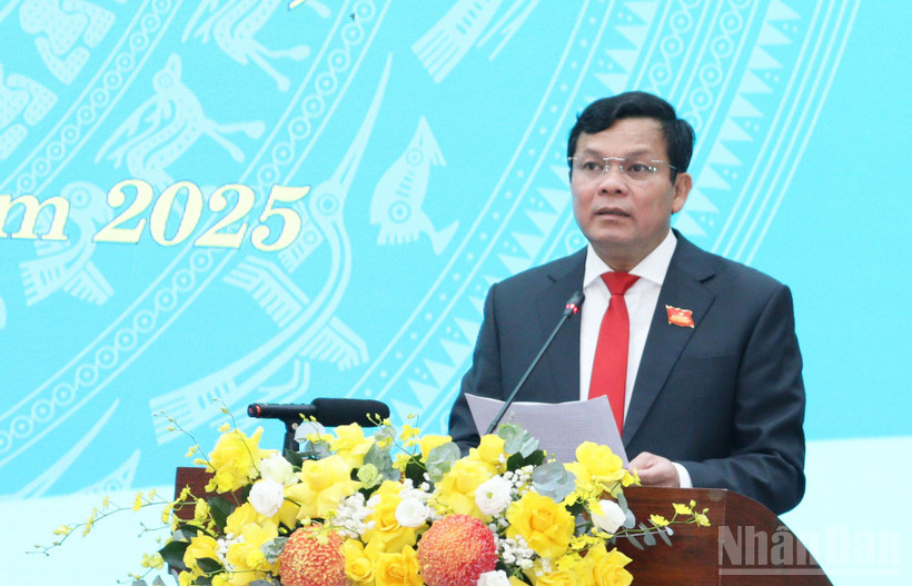 Chủ tịch Hội đồng nhân dân tỉnh Quảng Ngãi Nguyễn Đức Tuy phát biểu bế mạc kỳ họp.