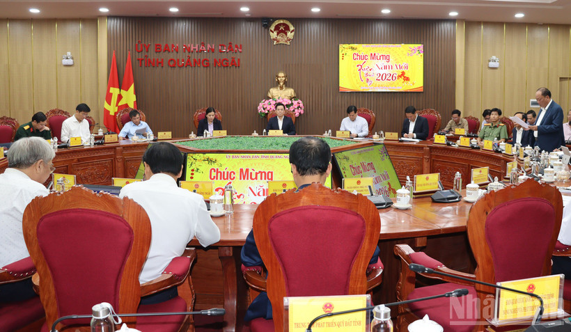 Quang cảnh cuộc họp.