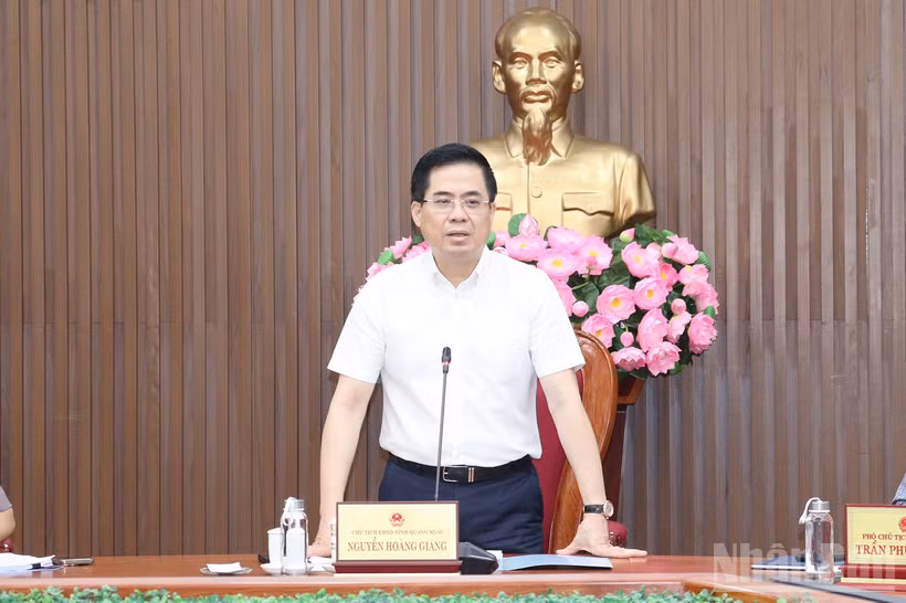Chủ tịch Ủy ban nhân dân tỉnh Quảng Ngãi Nguyễn Hoàng Giang phát biểu kết luận tại phiên họp.