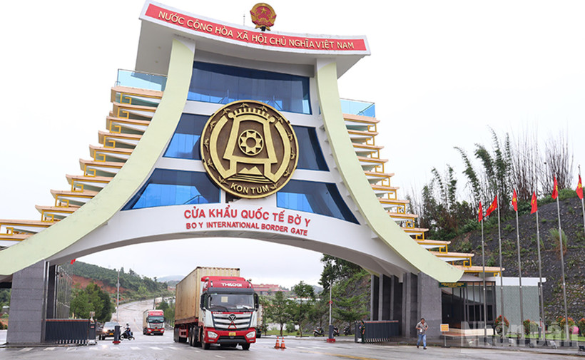 Cửa khẩu quốc tế Bờ Y, lợi thế của tỉnh Quảng Ngãi trong việc kết nối hành lang kinh tế đông-tây.