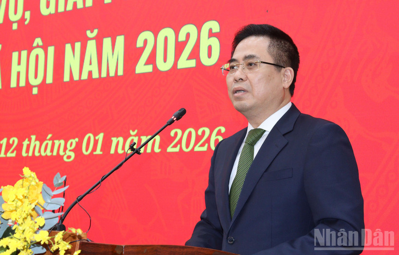 Chủ tịch Ủy ban nhân dân tỉnh Quảng Ngãi Nguyễn Hoàng Giang phát biểu tại hội nghị.