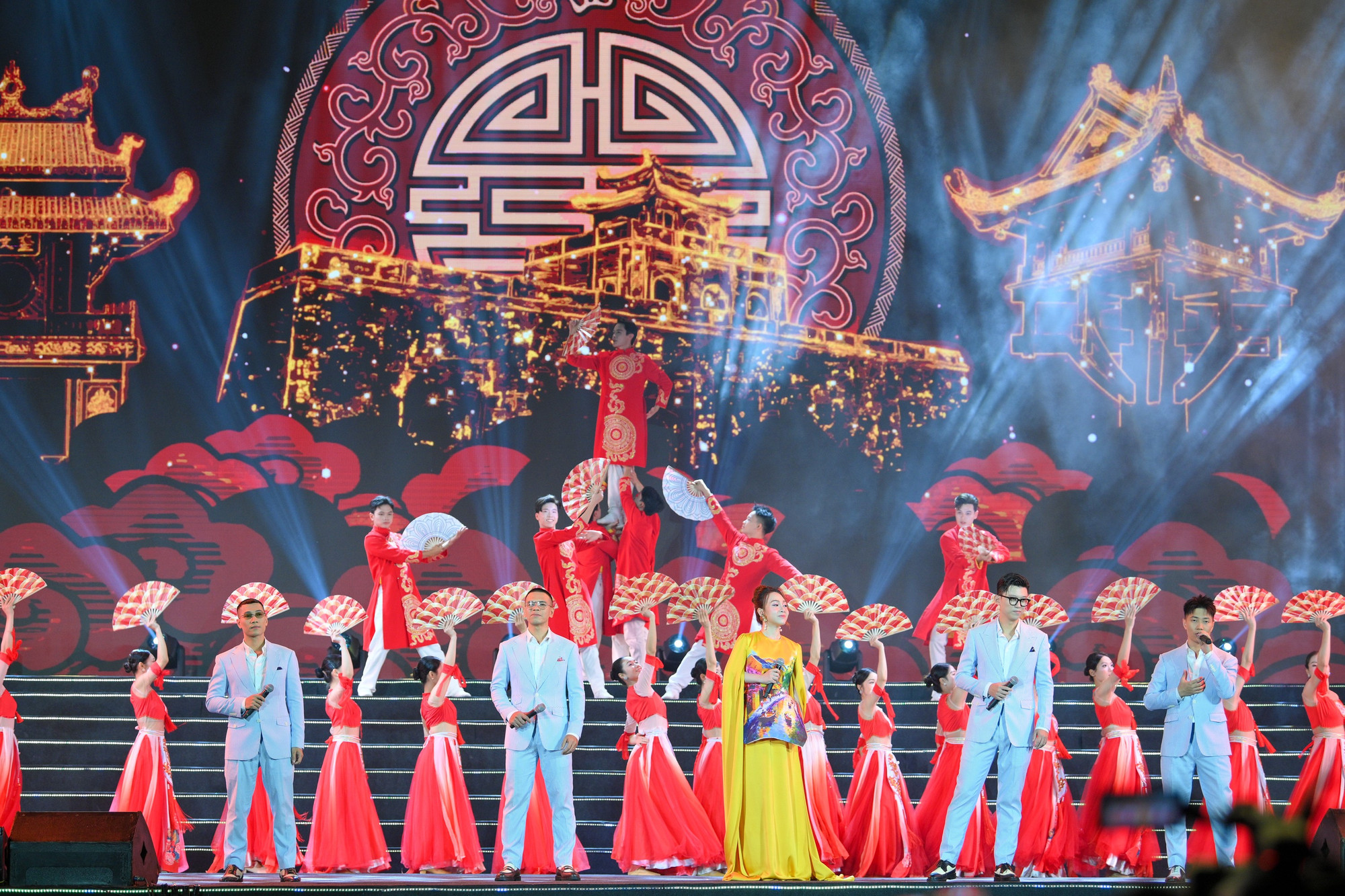 Bế mạc “Festival Thăng Long-Hà Nội năm 2025” be-mac-festivan-thu-hn-7327.jpg