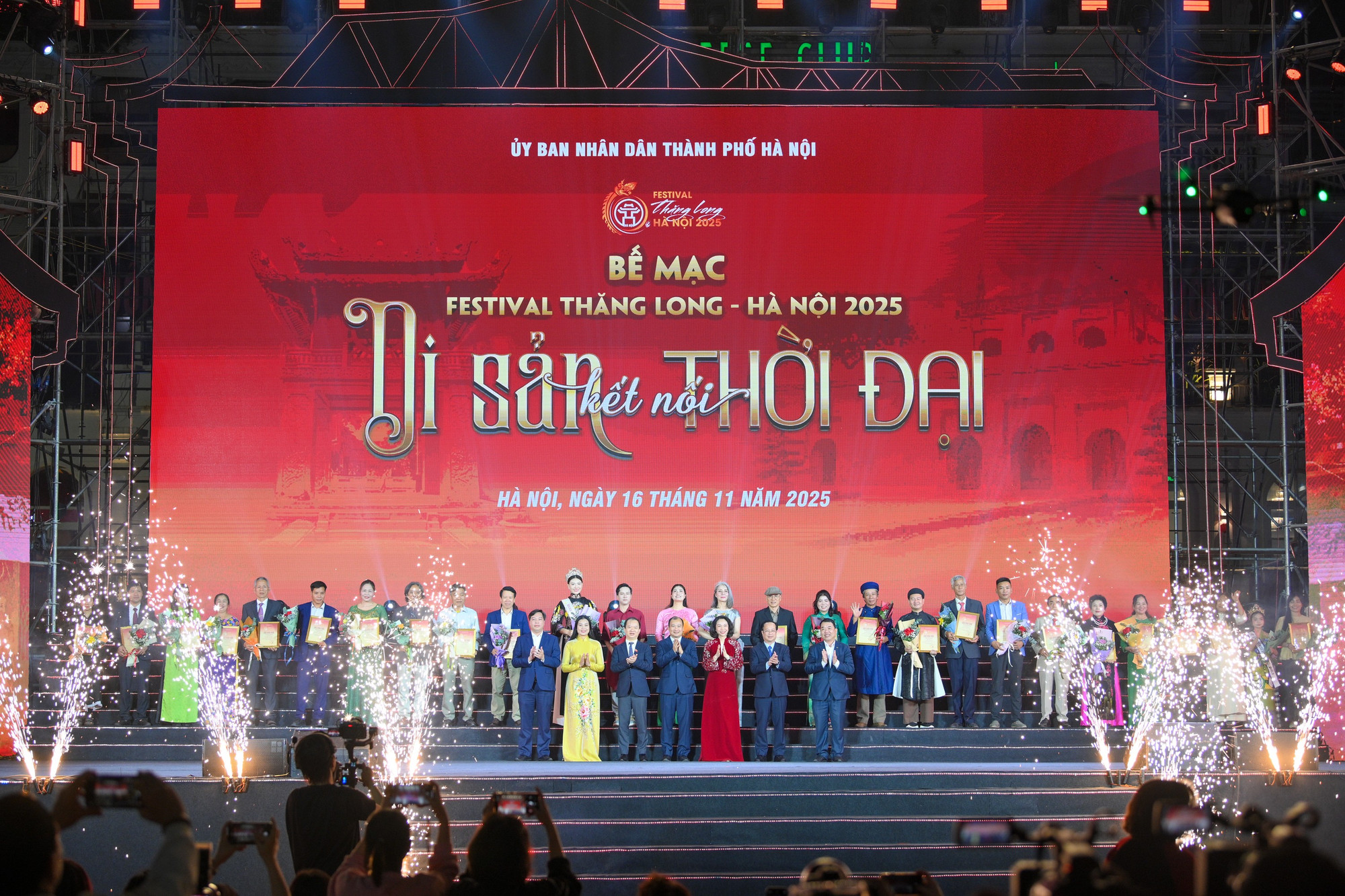 Bế mạc “Festival Thăng Long-Hà Nội năm 2025” be-mac-festivan-thu-hn-7285.jpg