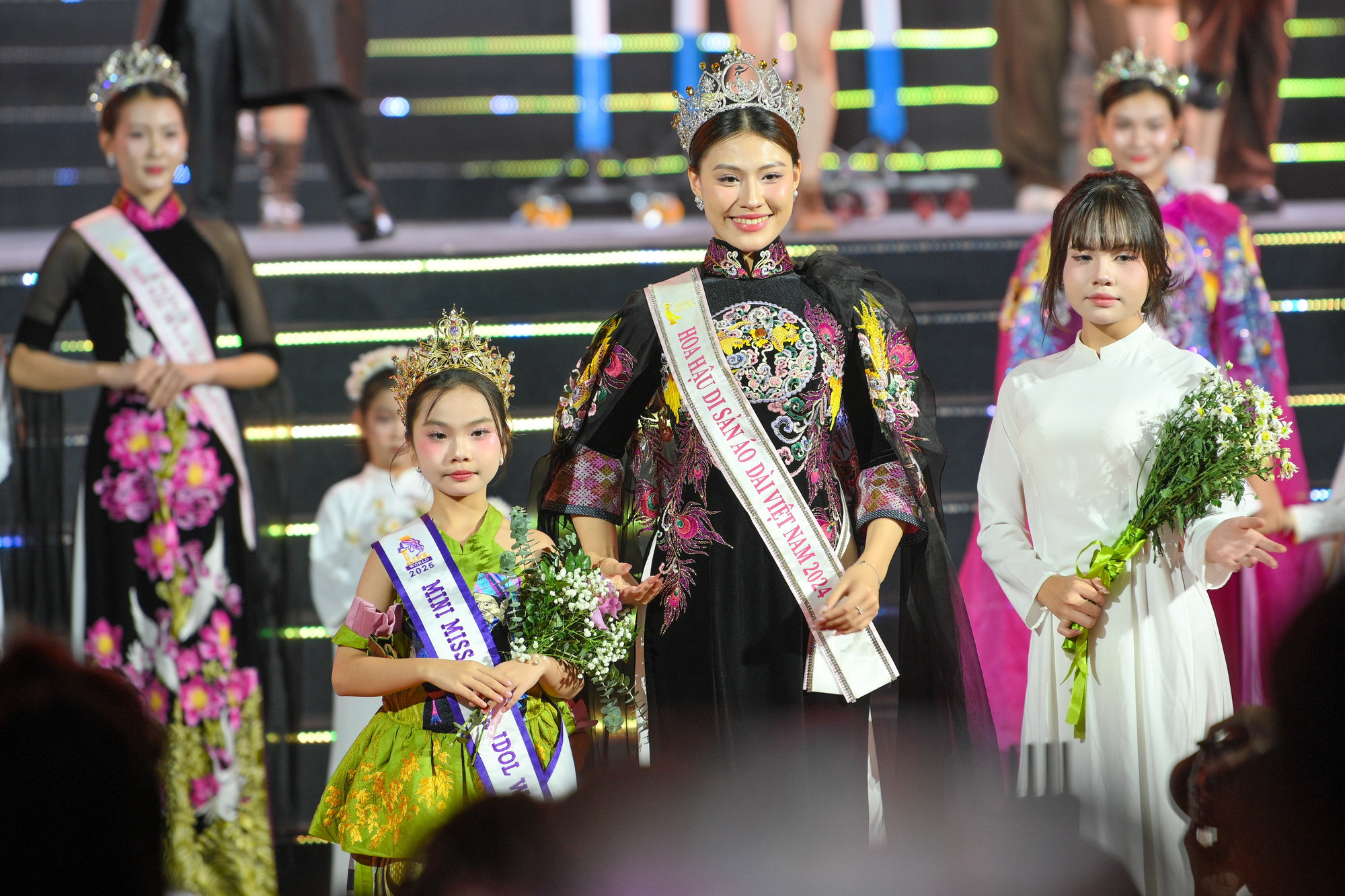 Bế mạc “Festival Thăng Long-Hà Nội năm 2025” be-mac-festivan-thu-hn-7757.jpg