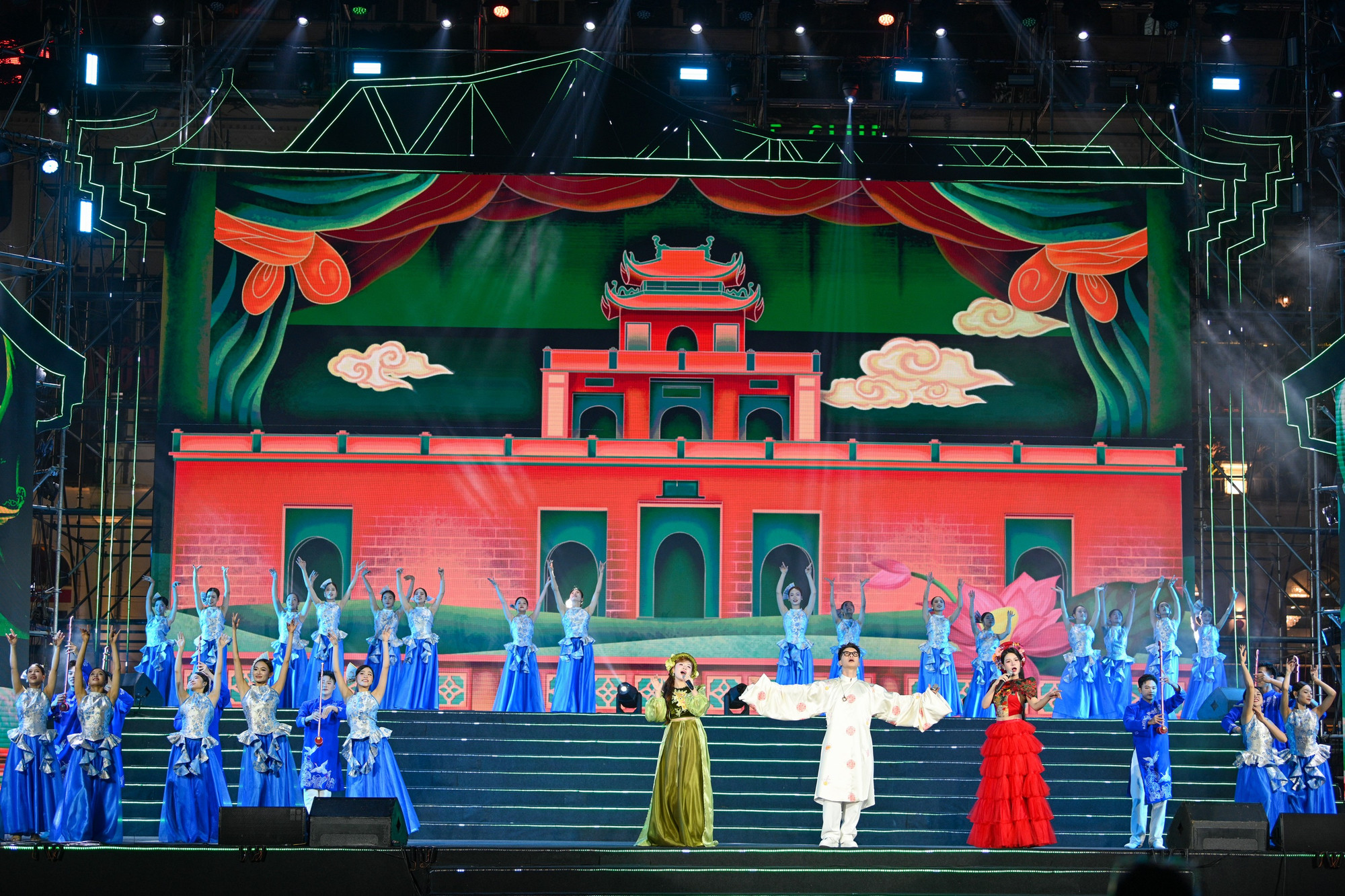 Bế mạc “Festival Thăng Long-Hà Nội năm 2025” be-mac-festivan-thu-hn-7140.jpg