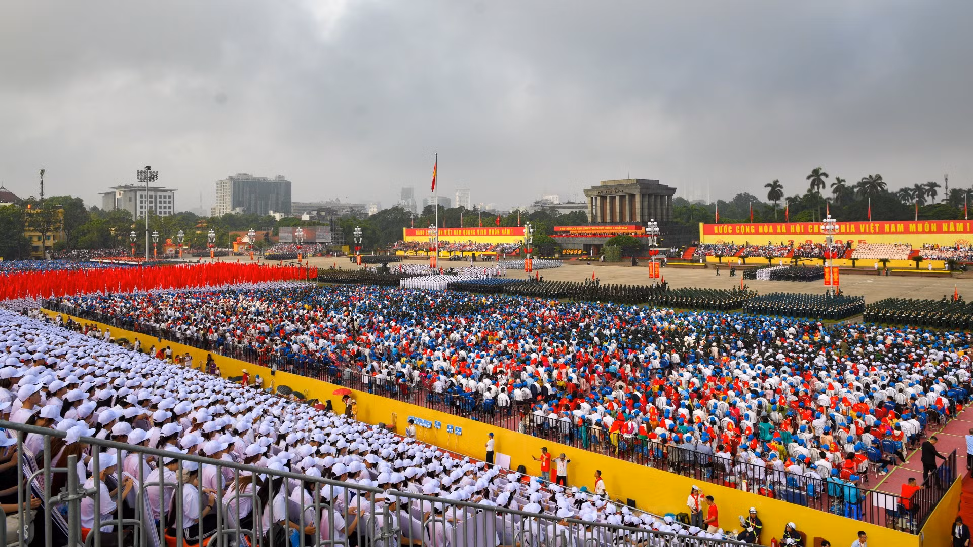Quang cảnh Quảng trường Ba Đình nơi diễn ra lễ diễu binh, diễu hành.