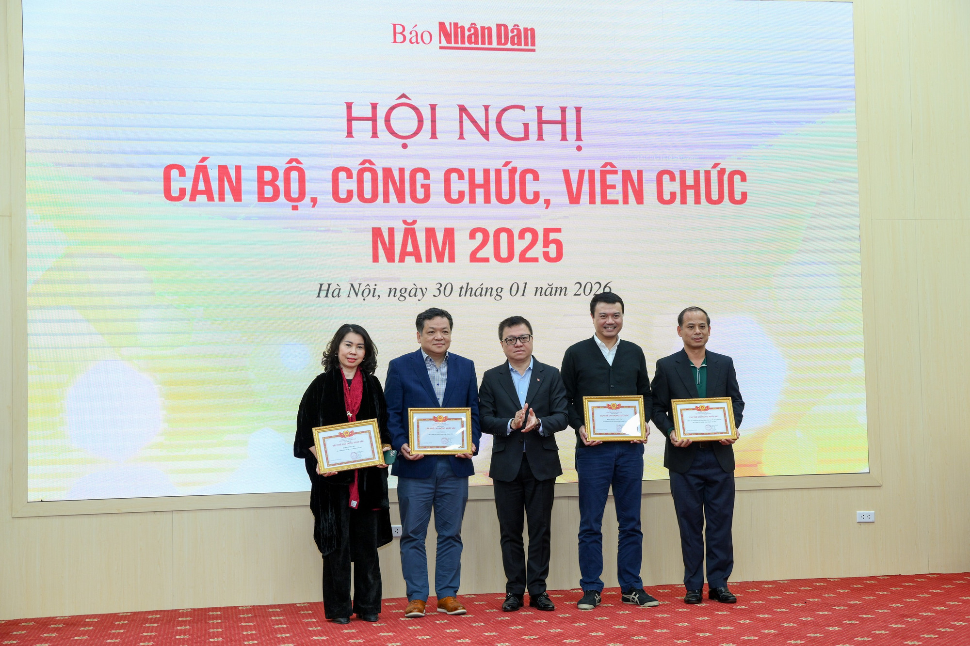 hoi-nghi-cbnvcc-bao-nhan-dan-2025-4981.jpg