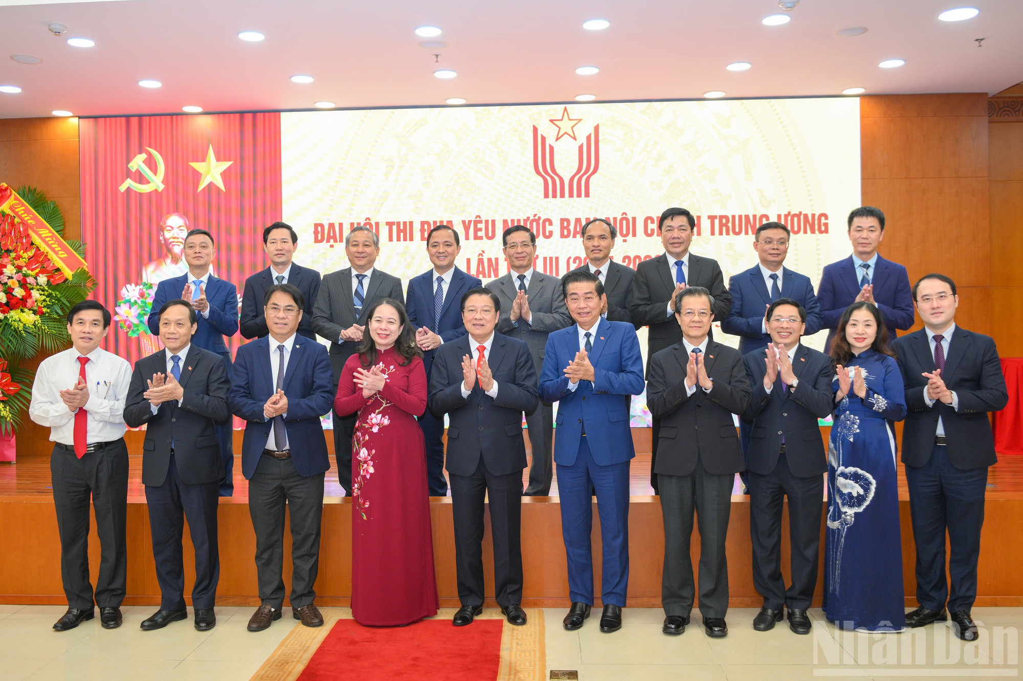 Đồng chí Phan Đình Trạc, Ủy viên Bộ Chính trị, Bí thư Trung ương Đảng, Trưởng Ban Nội chính Trung ương và Phó Chủ tịch nước Võ Thị Ánh Xuân, Phó Chủ tịch thứ nhất Hội đồng Thi đua-Khen thưởng Trung ương cùng các đại biểu tại Đại hội. ndo_br_dh-thi-dua-yeu-nuoc-5108.jpg