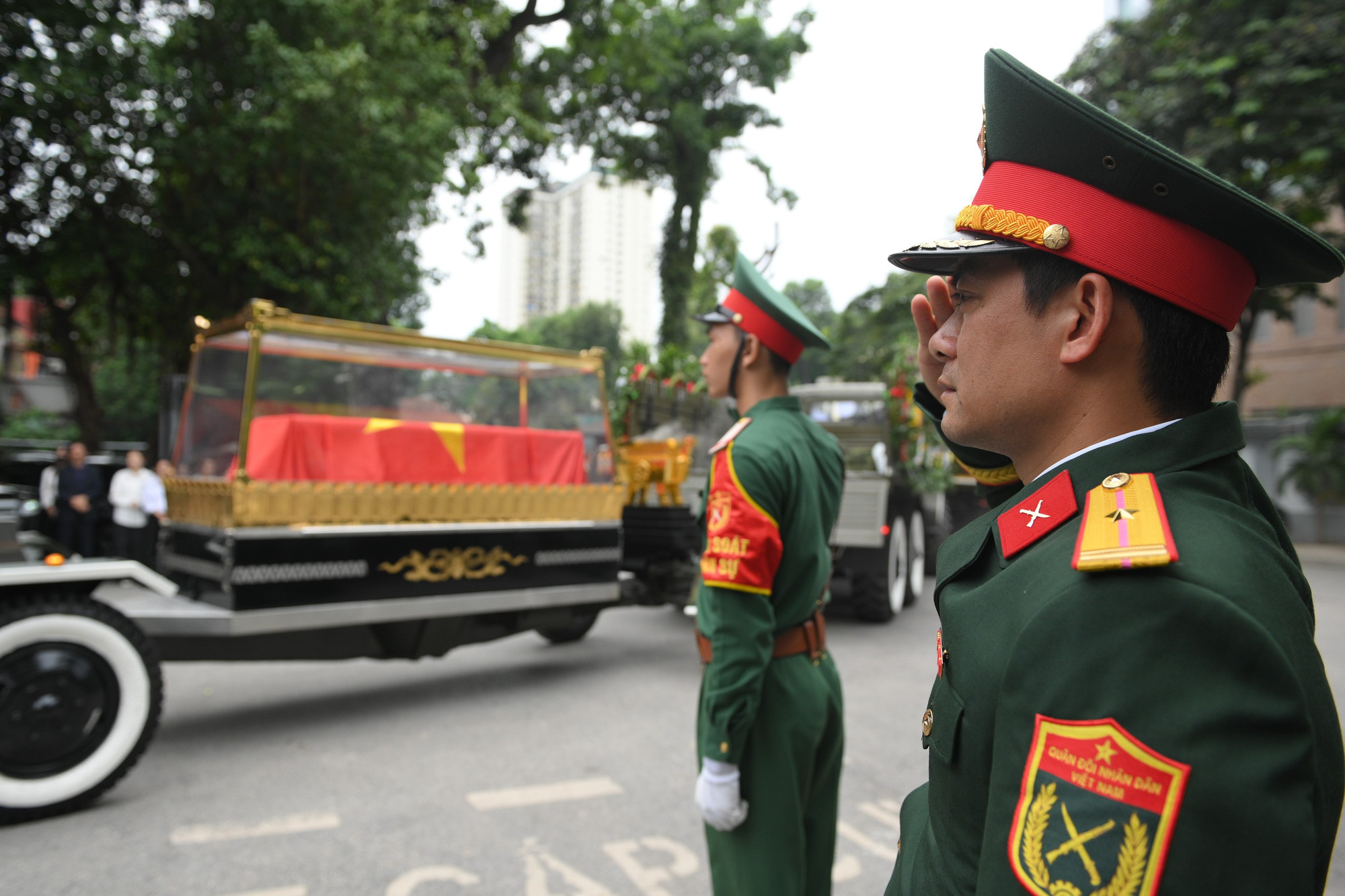 Đoàn xe chở linh cữu. tang-le-tran-phuong-2264.jpg