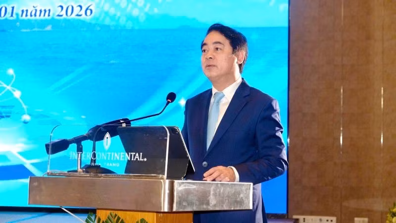 Đồng chí Nghiêm Xuân Thành, Bí thư Tỉnh ủy Khánh Hòa phát biểu tại hội thảo.