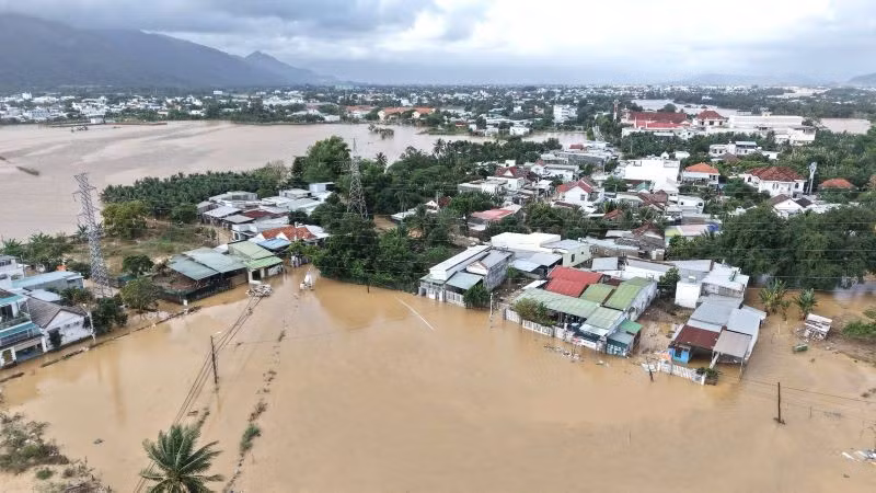 Phường Tây Nha Trang nhiều khu vực bị ngập trở lại.