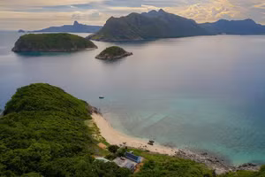 Côn Đảo dẫn đầu trong danh sách 30 hòn đảo bí ẩn nhất thế giới do tạp chí du lịch Travel+Leisure bình chọn. (Ảnh: TTXVN)