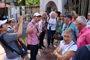 Những hành trình khám phá lịch sử ngày càng hấp dẫn khách du lịch. (Ảnh: TTXVN)