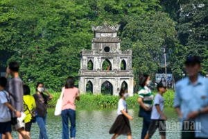 Năm 2026, ngành du lịch đặt mục tiêu đón 25 triệu lượt khách quốc tế, 150 triệu lượt khách nội địa. (Ảnh: THÀNH ĐẠT)