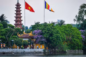 Theo Condé Nast Traveler, Hà Nội mang đến cảm giác như một phiên bản thu nhỏ của Đông Nam Á - thanh lịch, cổ kính và hấp dẫn. (Ảnh: THÀNH ĐẠT)