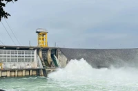 Bộ Nông nghiệp và Môi trường đề nghị Ủy ban nhân dân các tỉnh, thành phố: Lào Cai, Tuyên Quang, Phú Thọ và Hà Nội bảo đảm an toàn hạ du sau khi đóng cửa xả hồ Thác Bà.