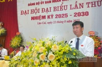 Bí thư Đảng bộ, Chủ tịch Ủy ban nhân dân tỉnh Lào Cai, Trần Huy Tuấn phát biểu tại đại hội. (Ảnh: THANH SƠN)