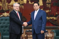Thủ tướng Phạm Minh Chính và ông Nishimura Teiichi-Chủ tịch Hội hữu nghị Nhật Bản-Việt Nam vùng Kansai. 