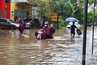 Do ảnh hưởng của hoàn lưu bão số 11, đêm 6/10 và sáng sớm 7/10, khu vực Bắc Bộ và Thanh Hóa đã có mưa vừa, mưa to, có nơi mưa rất to. (Ảnh: nhandan.vn)