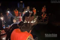 Các lực lượng cứu hộ có mặt tại hiện trường tìm kiếm người mất tích. (Ảnh CTV)