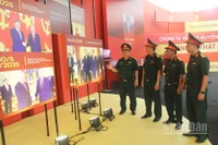 Đoàn cán bộ, sĩ quan Sư đoàn 3 (Quân khu 1) tham dự Triển lãm 80 năm thành tựu đất nước.