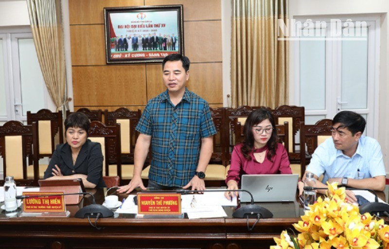 Đồng chí Nguyễn Thế Phương, Phó Bí thư huyện ủy, Chủ tịch Ủy ban nhân dân huyện phát biểu tại cuộc làm việc. 2-480.jpg