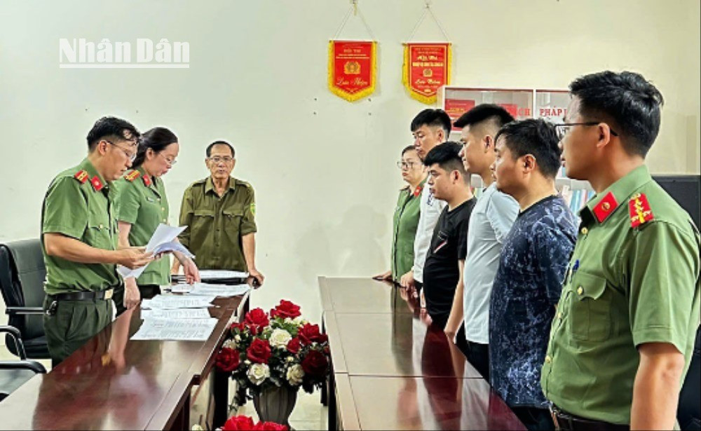 Cơ quan an ninh điều tra, Công an tỉnh Sơn La đã ra các quyết định tố tụng đối với 4 đối tượng trong đường dây “Chế tạo, tàng trữ, mua bán trái phép vũ khí quân dụng”. anh-so-2-7563.jpg