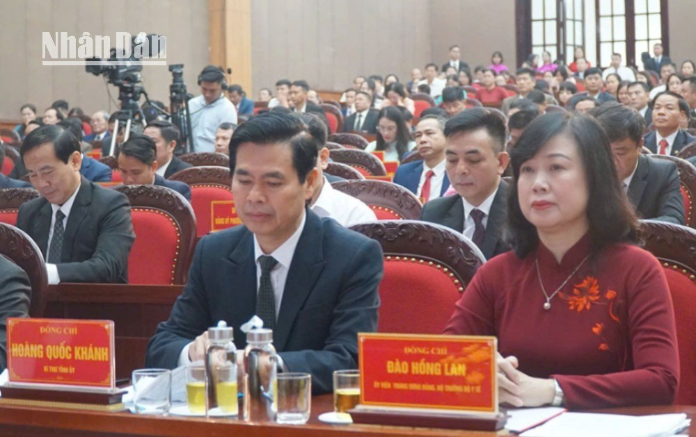 Đồng chí Đào Hồng Lan, Ủy viên Trung ương Đảng, Bộ trưởng Y tế dự Lễ công bố về chính quyền địa phương 2 cấp tại Sơn La. 4-7799.jpg