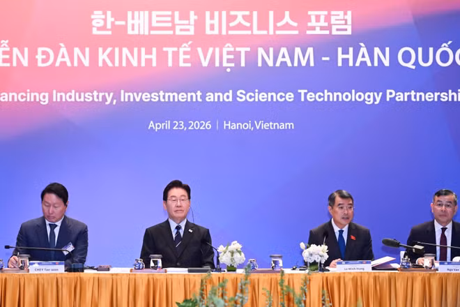 Thủ tướng Chính phủ Lê Minh Hưng và Tổng thống Hàn Quốc Lee Jae Myung cùng dự Toạ đàm bàn tròn về hợp tác kinh tế, thương mại, đầu tư Việt Nam-Hàn Quốc. (Ảnh: TRẦN HẢI)