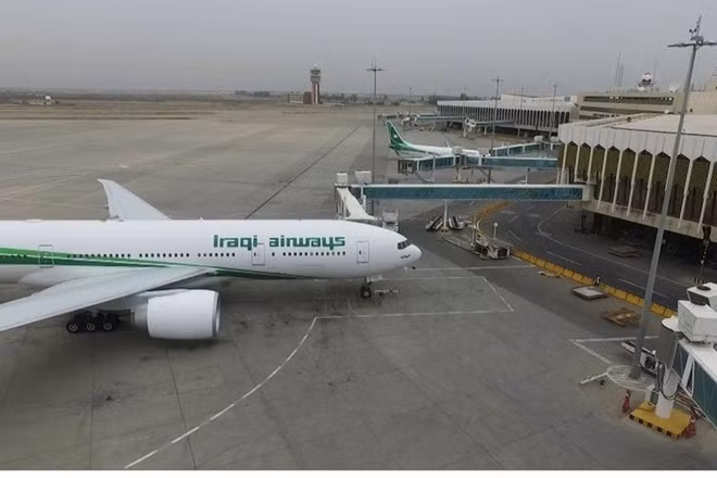 Iraq đóng cửa không phận, eo biển Hormuz tê liệt