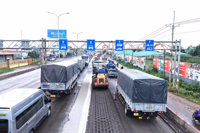 Việc sửa chữa Quốc lộ 51 gây ùn tắc và mất an toàn giao thông.