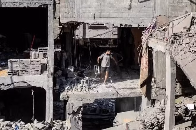 Cảnh đổ nát sau cuộc tấn công của Israel tại trại tị nạn Al-Shati, phía tây Gaza, ngày 9/5/2026. (Ảnh: THX/TTXVN)